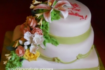 Tort majorat cu orhidee si trandafiri/Cake with orchids and roses